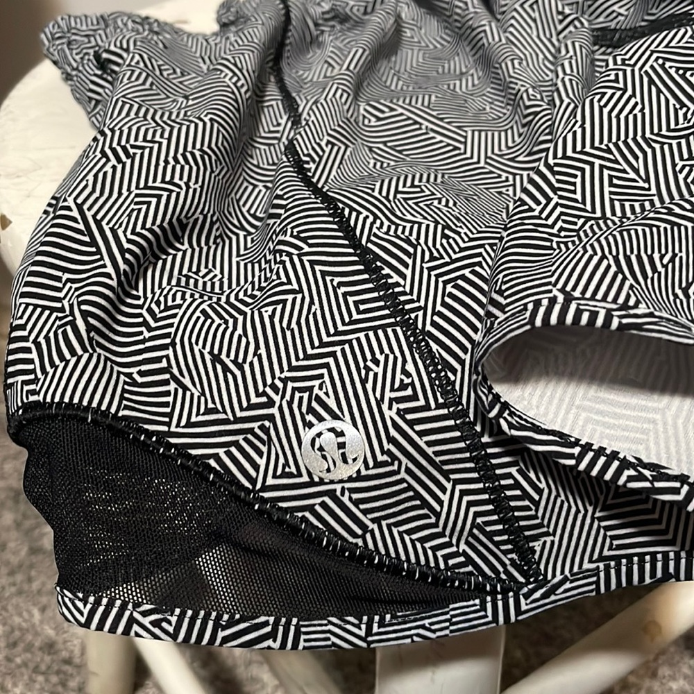 HOTTY HOT SHORT 4” LULULEMON